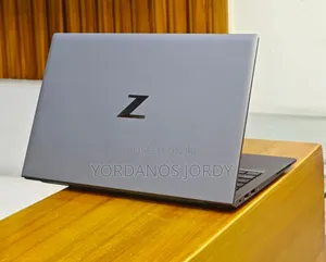New Laptop HP ZBook Firefly 14 G7 16GB Intel Core I7 SSD 512GB