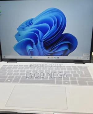 New Laptop Dell Pro 14 32GB AMD Ryzen 7 SSD 512GB