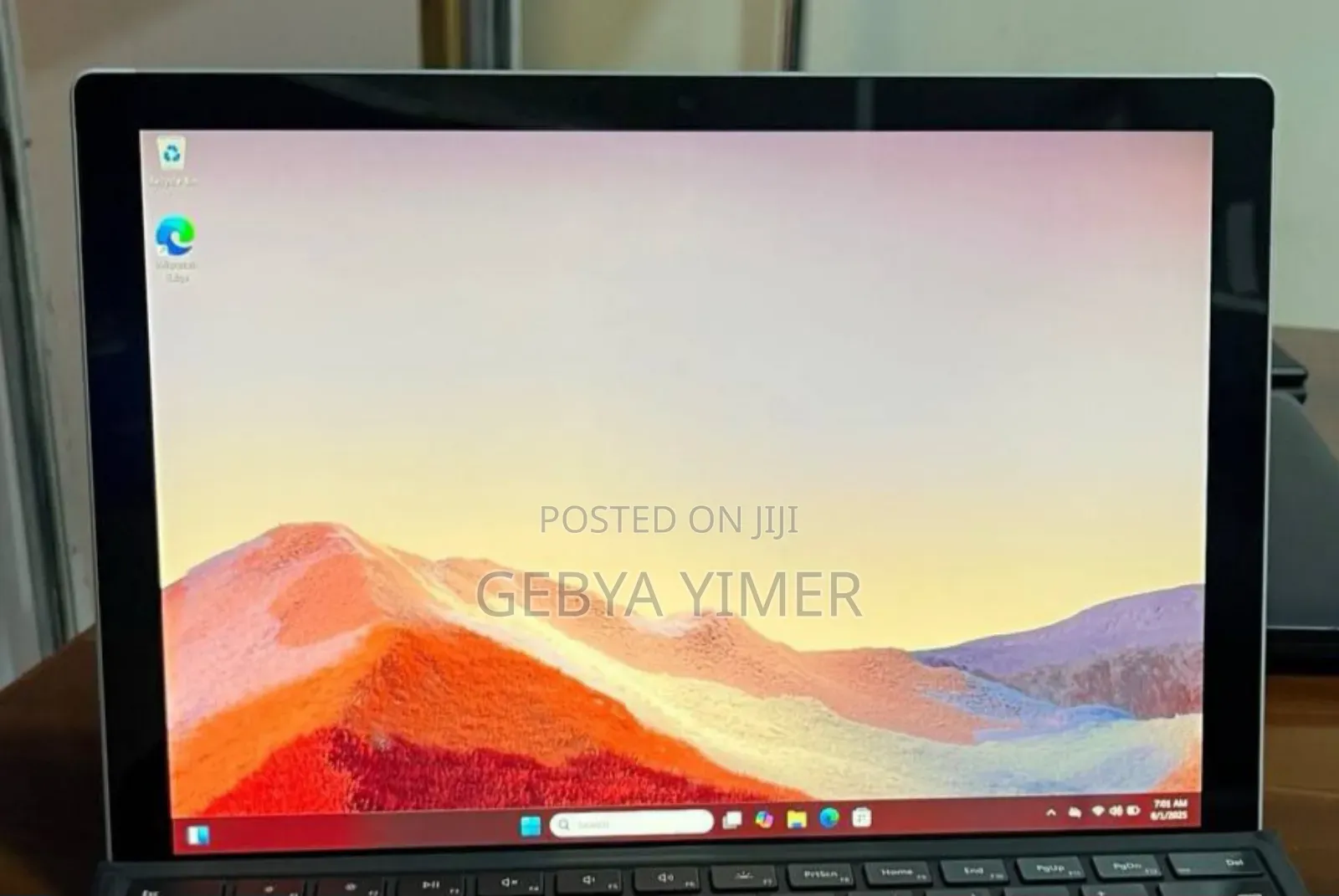 New Laptop Microsoft Surface 8GB Intel Core I5 SSD 256GB