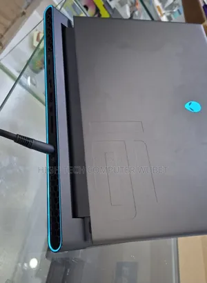 New Laptop Dell Alienware 15 32GB Intel Core I9 SSD 1T
