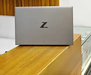 New Laptop HP ZBook Firefly G8 16GB Intel Core I7 SSD 512GB