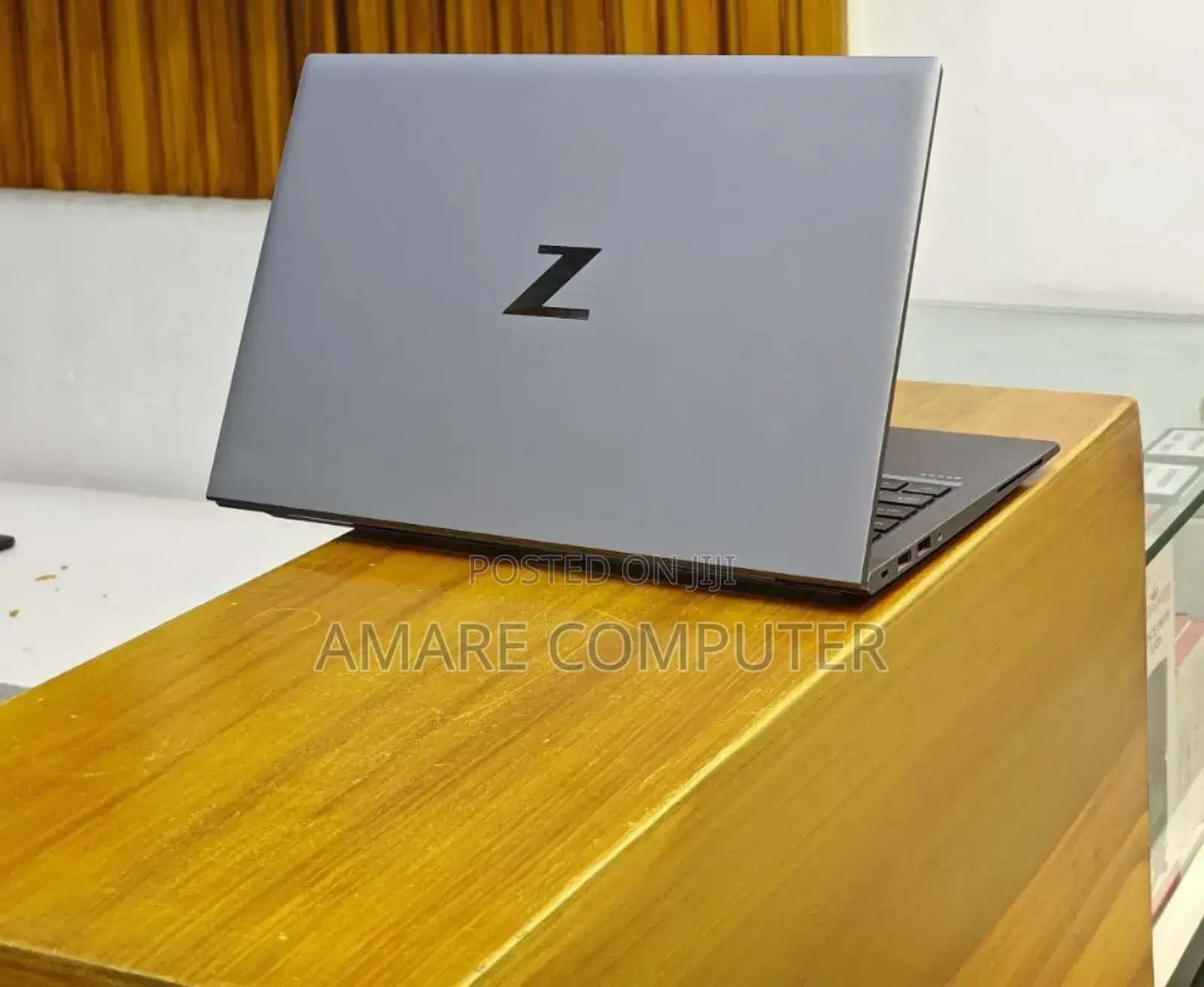 New Laptop HP ZBook Firefly G8 16GB Intel Core I7 SSD 512GB