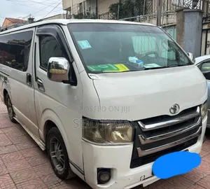 Toyota HiAce 2007 White