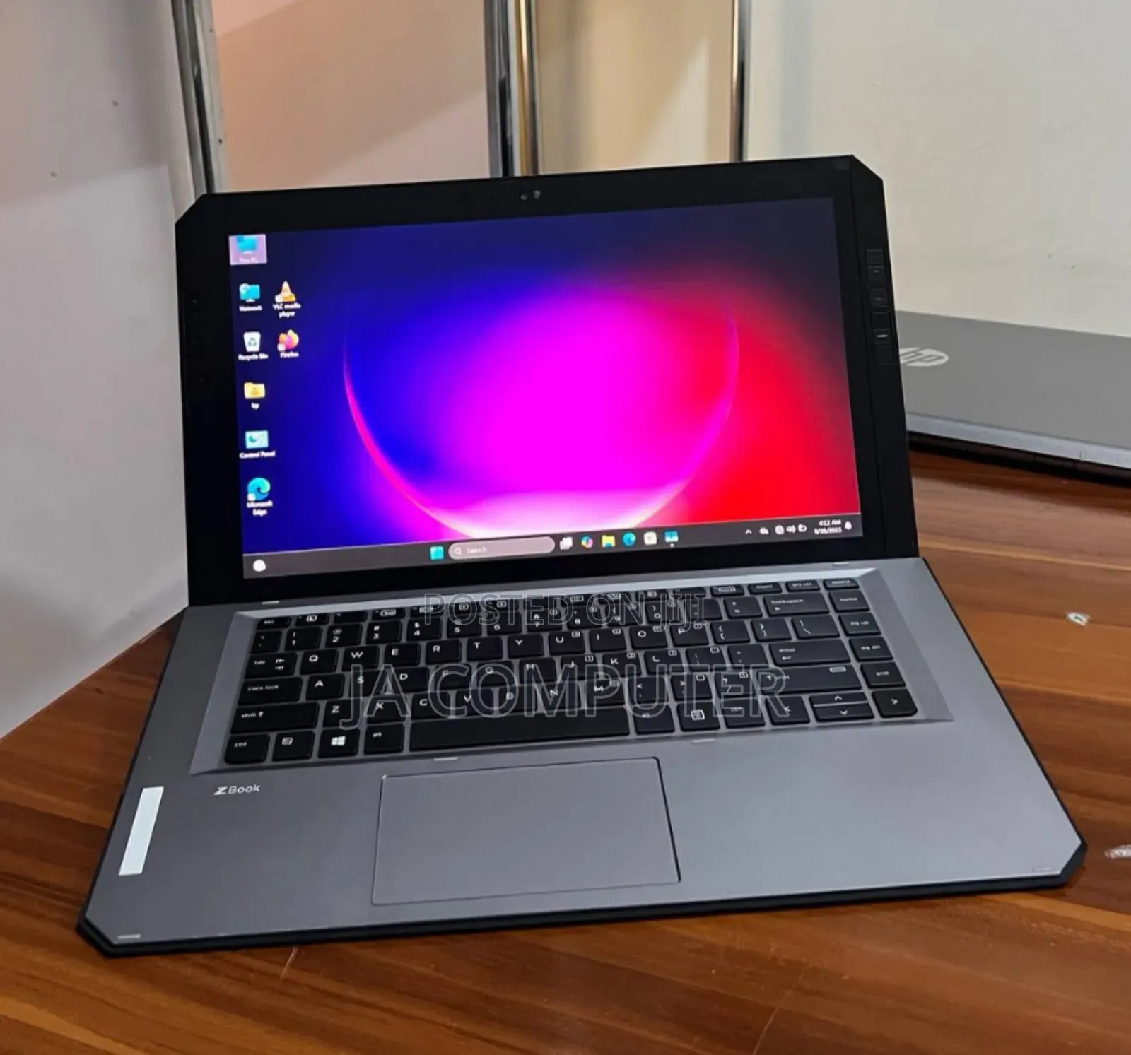 New Laptop HP ZBook Studio G5 32GB Intel Core I5 SSD 512GB