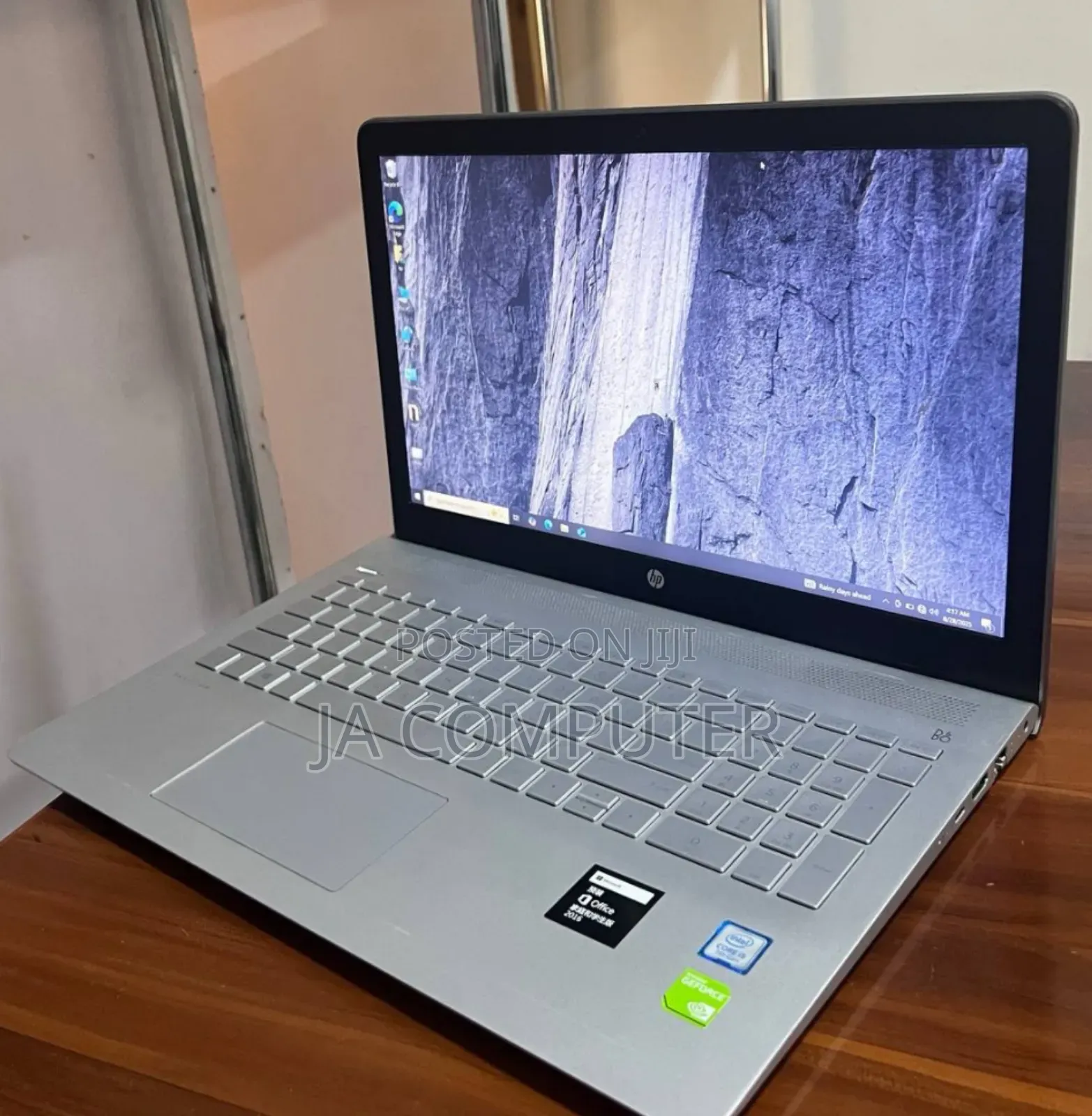 New Laptop HP Pavilion 15 8GB Intel Core I5 SSHD (Hybrid) 750GB