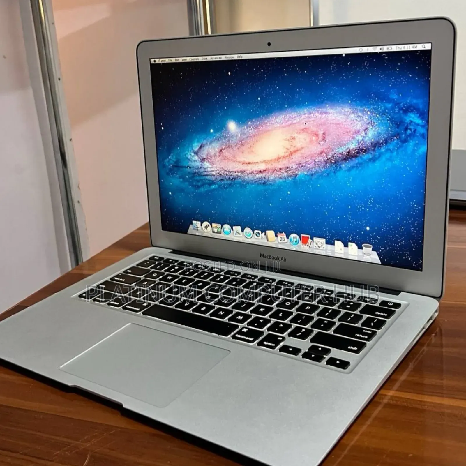 New Laptop Apple MacBook Air 2015 8GB Intel Core I5 SSD 256GB