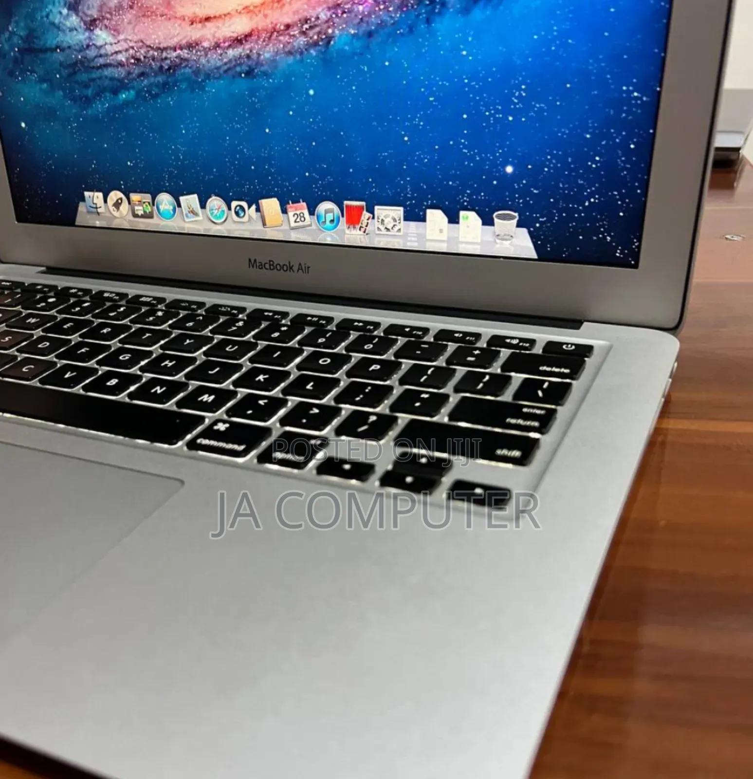 New Laptop Apple MacBook Air 2015 8GB Intel Core I5 SSD 256GB
