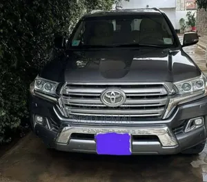 Photo - Toyota Land Cruiser 2015 Gray