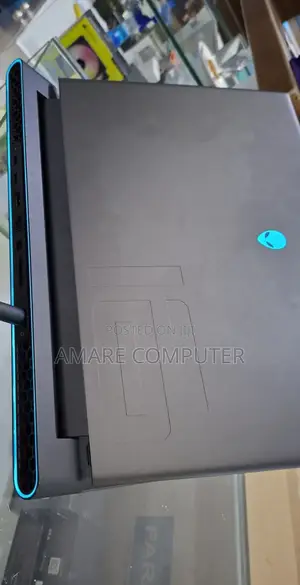 New Laptop Alienware M17x R2 16GB Intel Core I9 SSD 1T
