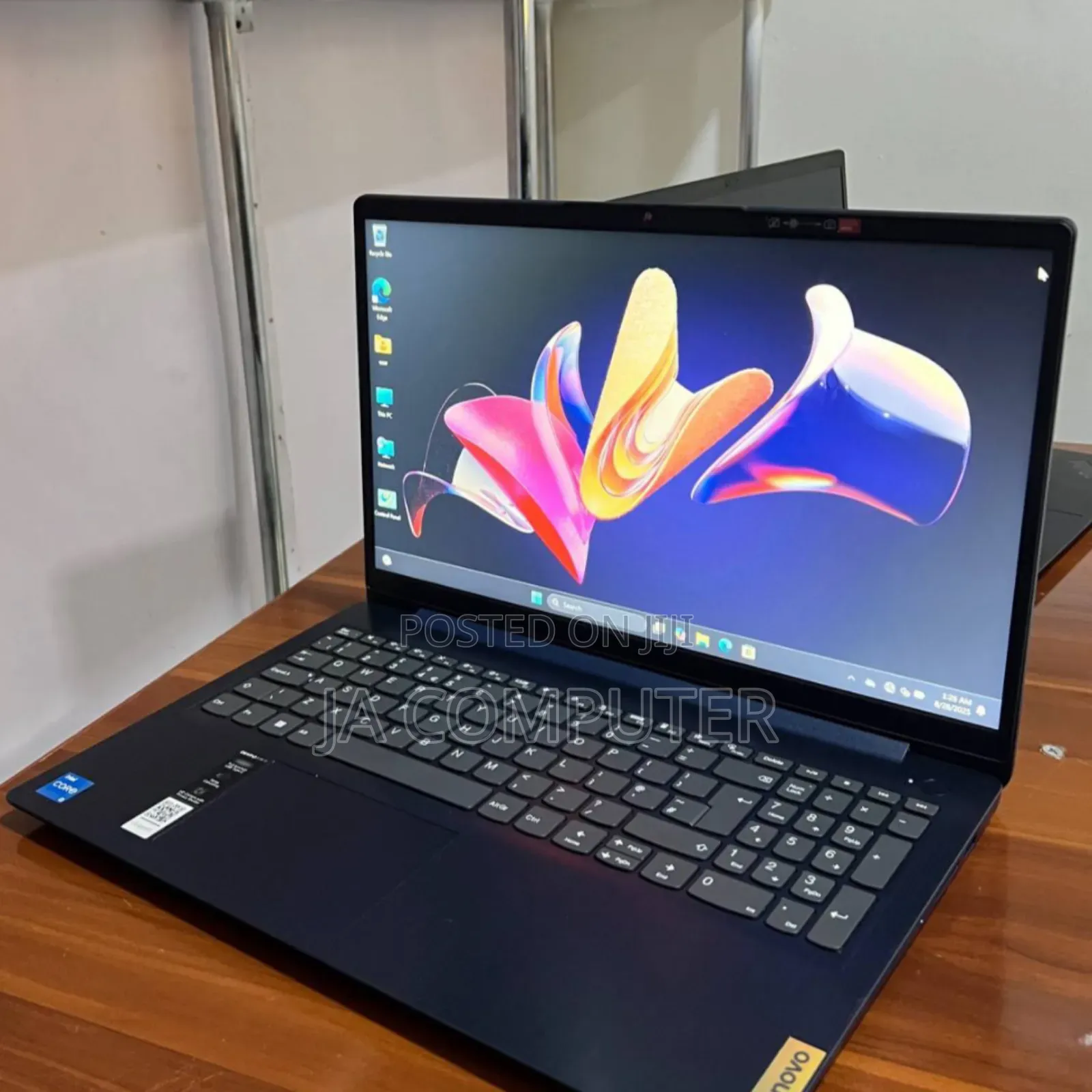 New Laptop Lenovo Ideapad 3 8GB Intel Core I3 SSD 256GB