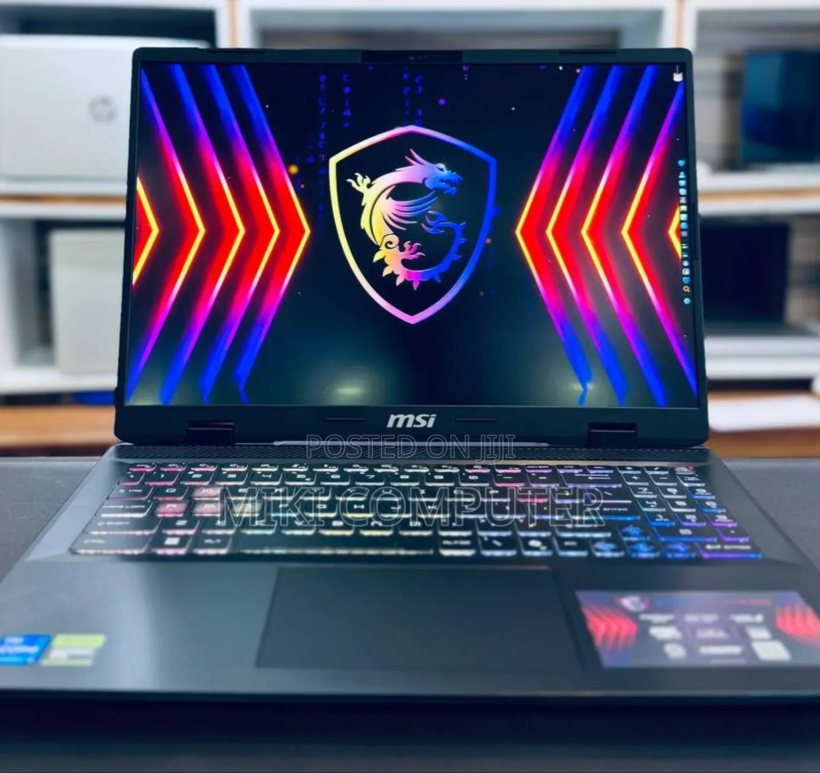 New Laptop MSI Creator 17 B11ue-412 16GB Intel Core I7 SSD 1T