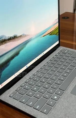 New Laptop Apple MacBook Pro M1 16GB Intel Core I7 SSD 512GB