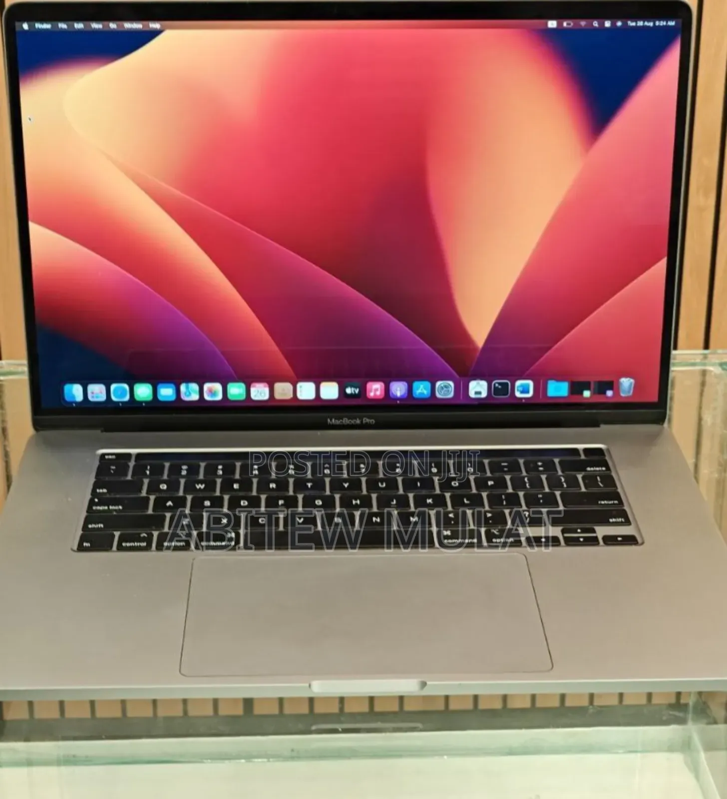 New Laptop Apple MacBook Pro 2019 16GB Intel Core I7 SSD 512GB