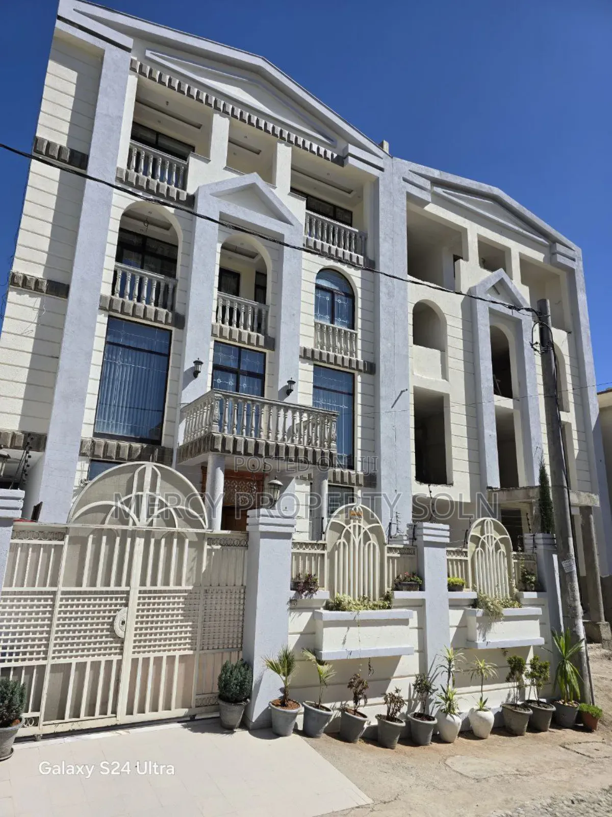 6bdrm House in Bole for sale