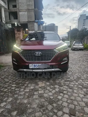 Photo - Hyundai Tucson 2017 Red