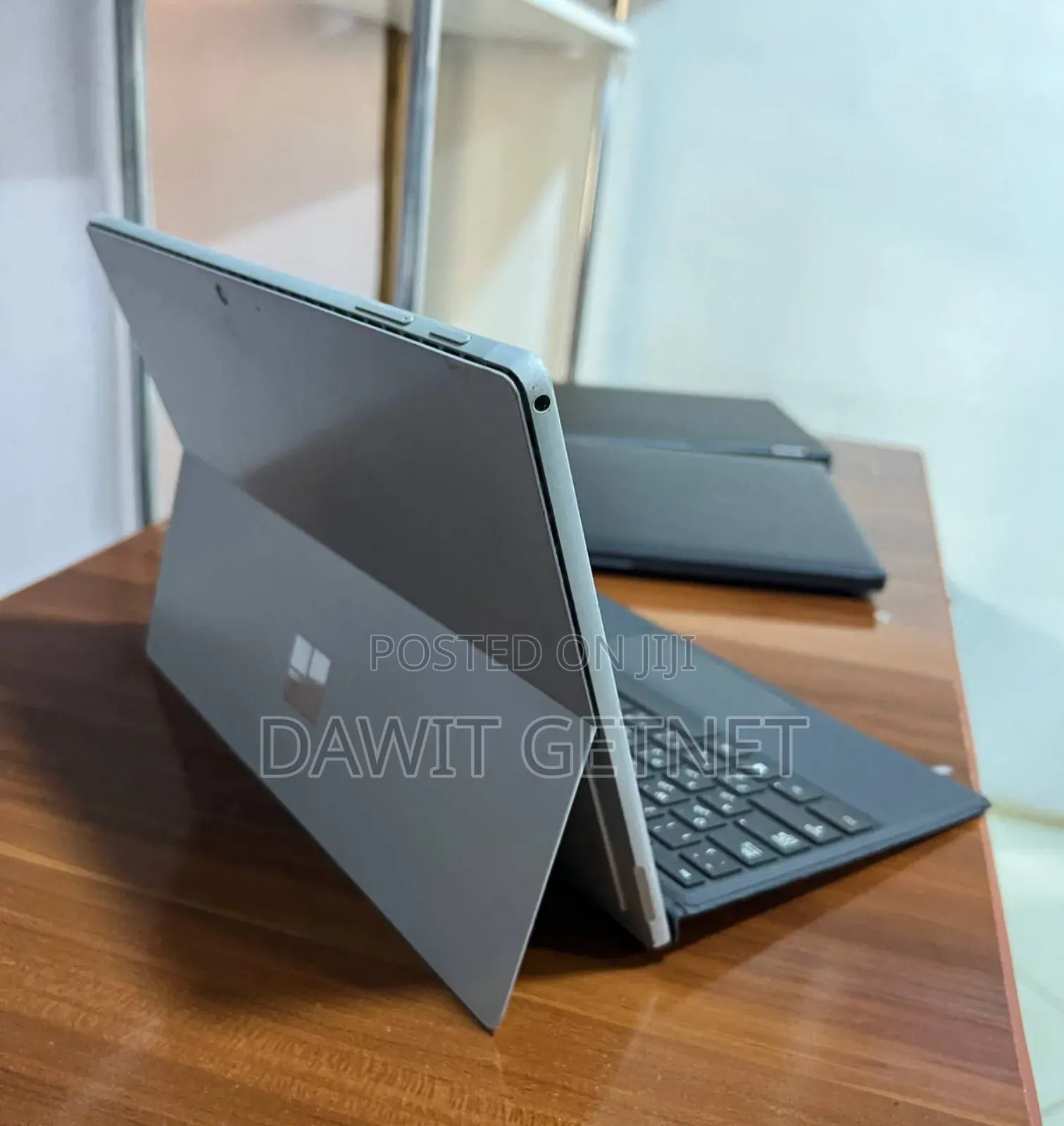 New Laptop Microsoft Surface 8GB Intel Core I5 SSD 512GB