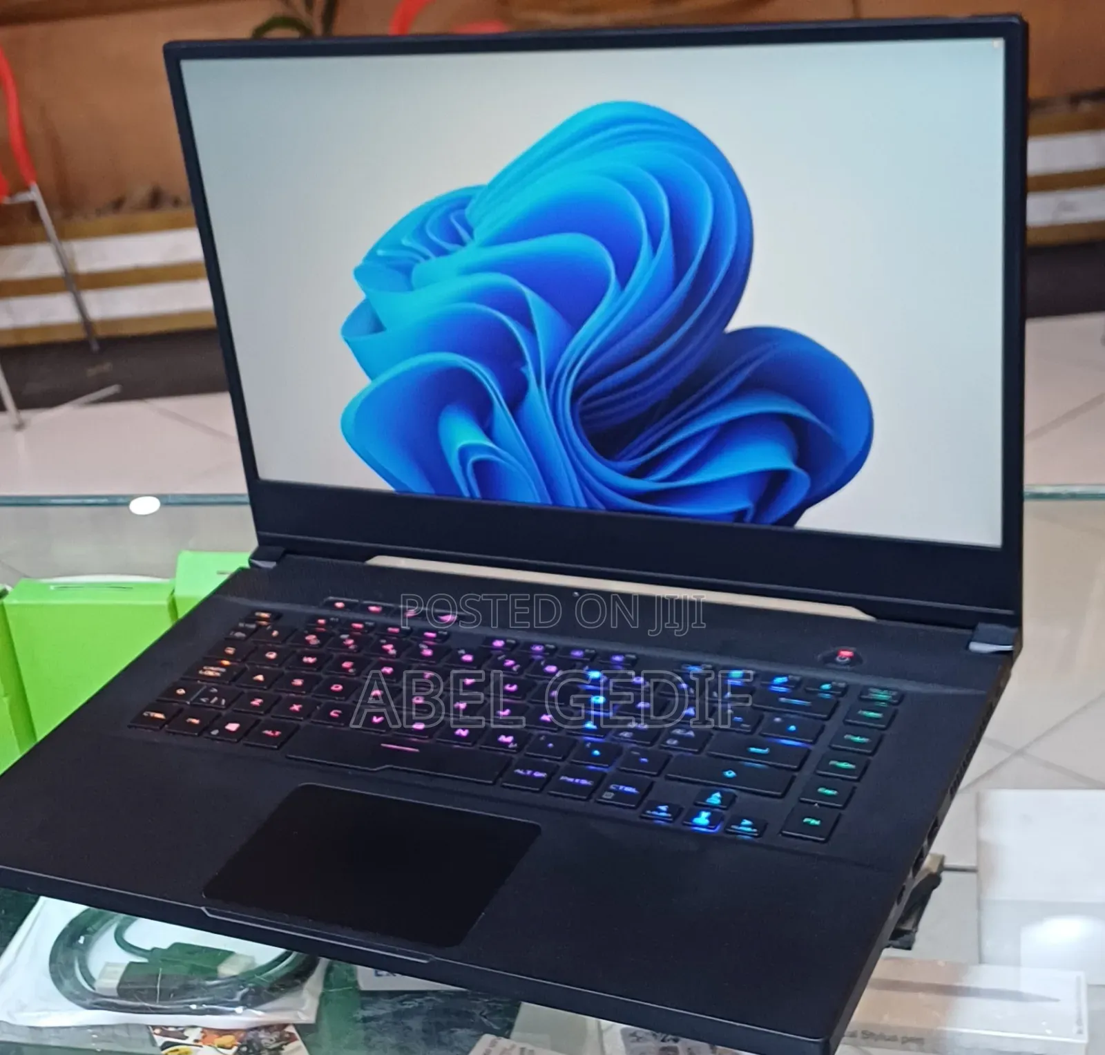 New Laptop Asus ROG Zephyrus S GX701 16GB Intel Core i7 SSD 1T