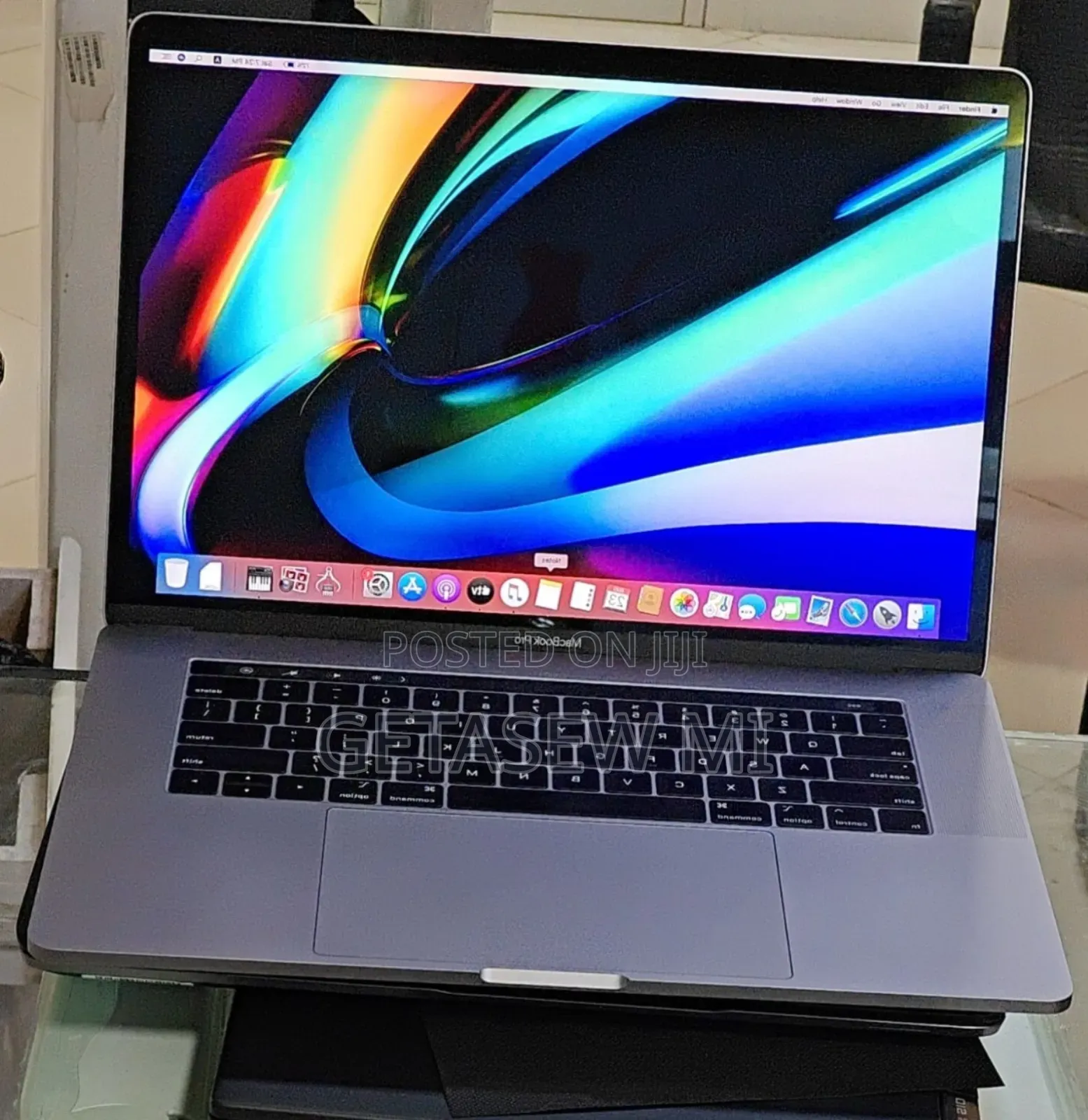 New Laptop Apple MacBook Pro 2019 32GB Intel Core I9 SSD 512GB