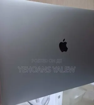 New Laptop Apple MacBook Pro 2019 16GB Intel Core I7 SSD 512GB