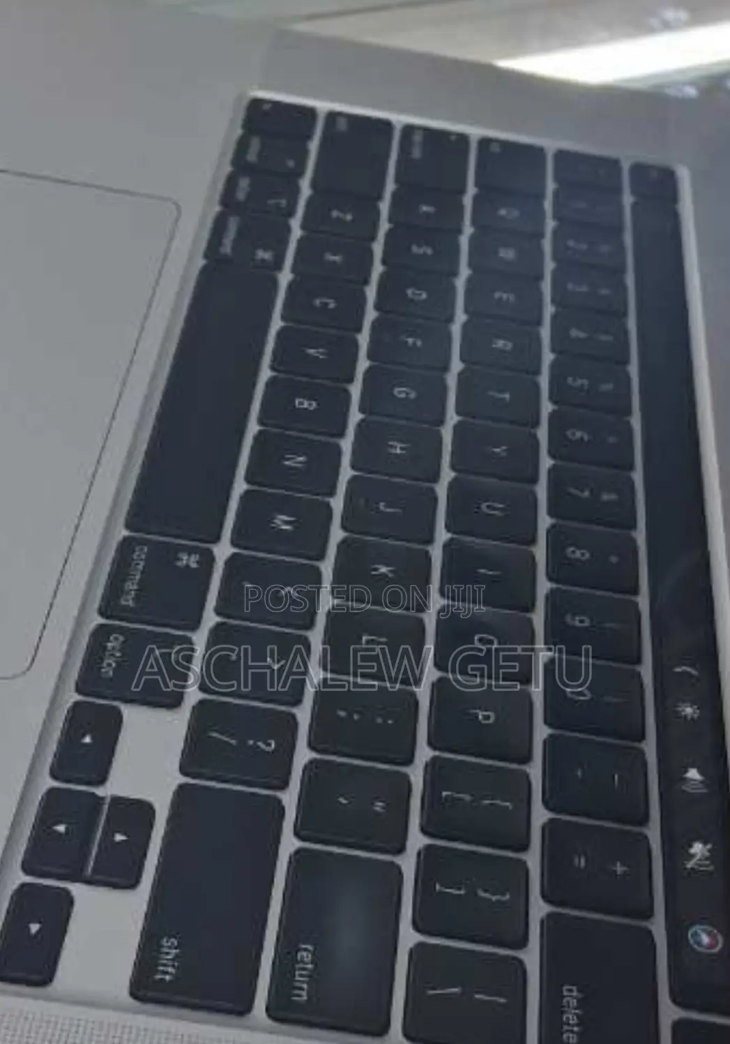 New Laptop Apple MacBook Pro 2019 16GB Intel Core I7 SSD 512GB