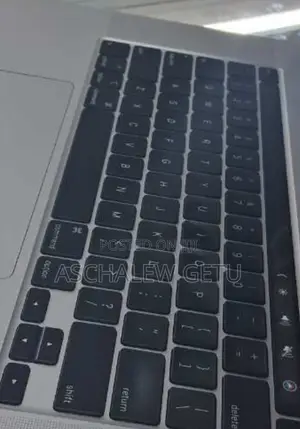 New Laptop Apple MacBook Pro 2019 16GB Intel Core I7 SSD 512GB