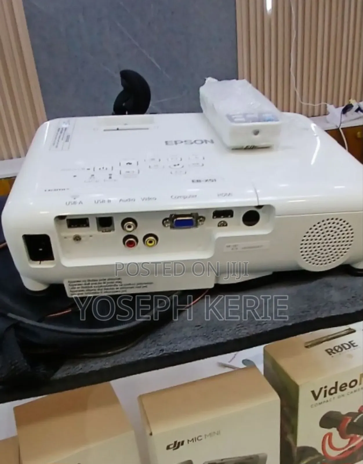 Eb-X51 Projector