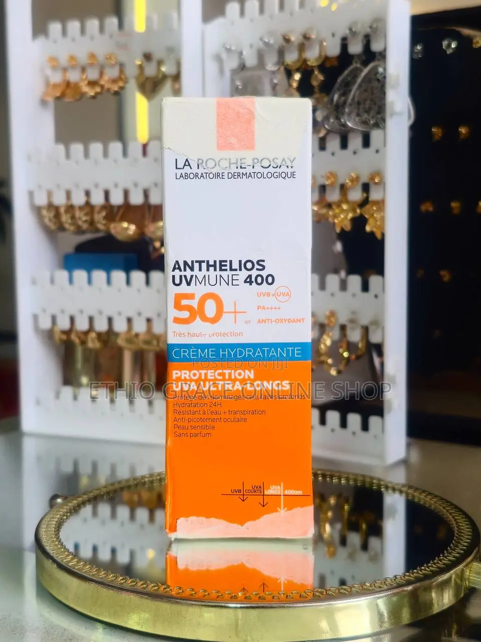 La Roche-Posay Anthelios Uvmune 400 SPF 50+ Hydrating Cream.