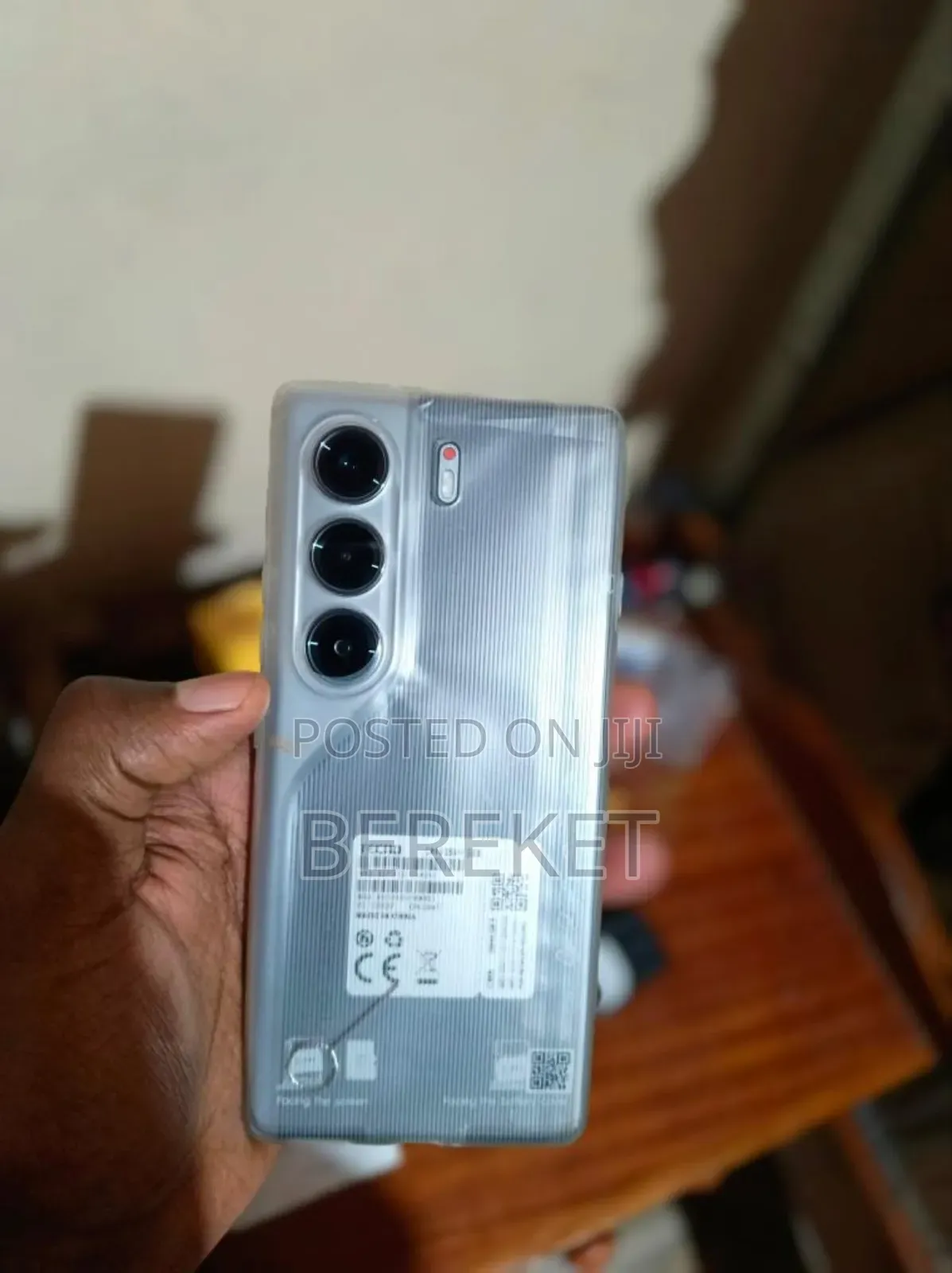 New Tecno Camon 40 256 GB Silver