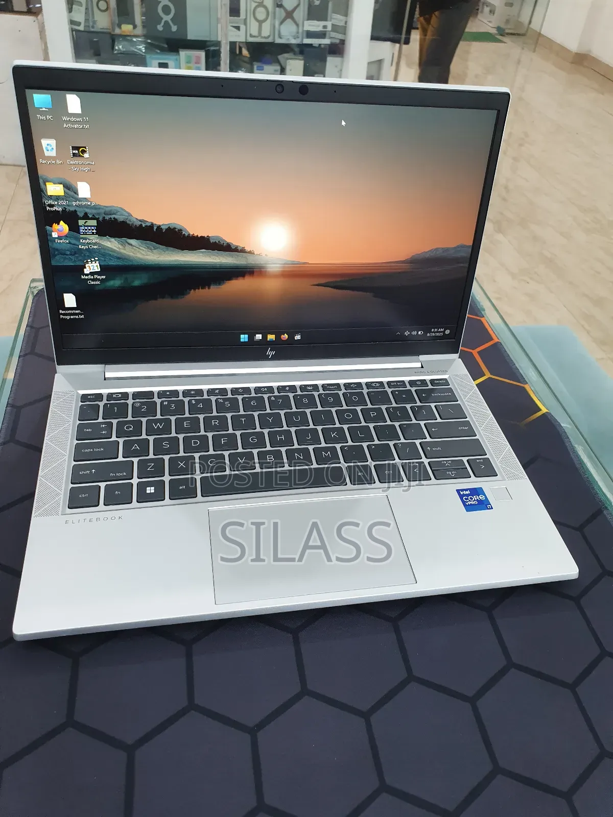 New Laptop HP EliteBook 830 G8 16GB Intel Core I7 SSD 512GB