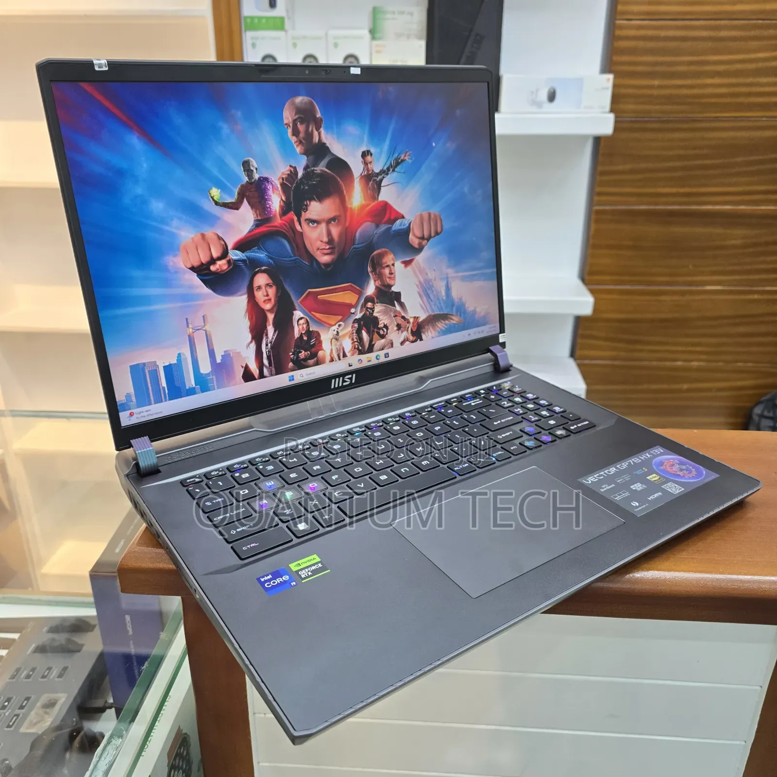 New Laptop MSI Vector 16 HX AI A2XWIG 16GB Intel Core I9 SSD 1T