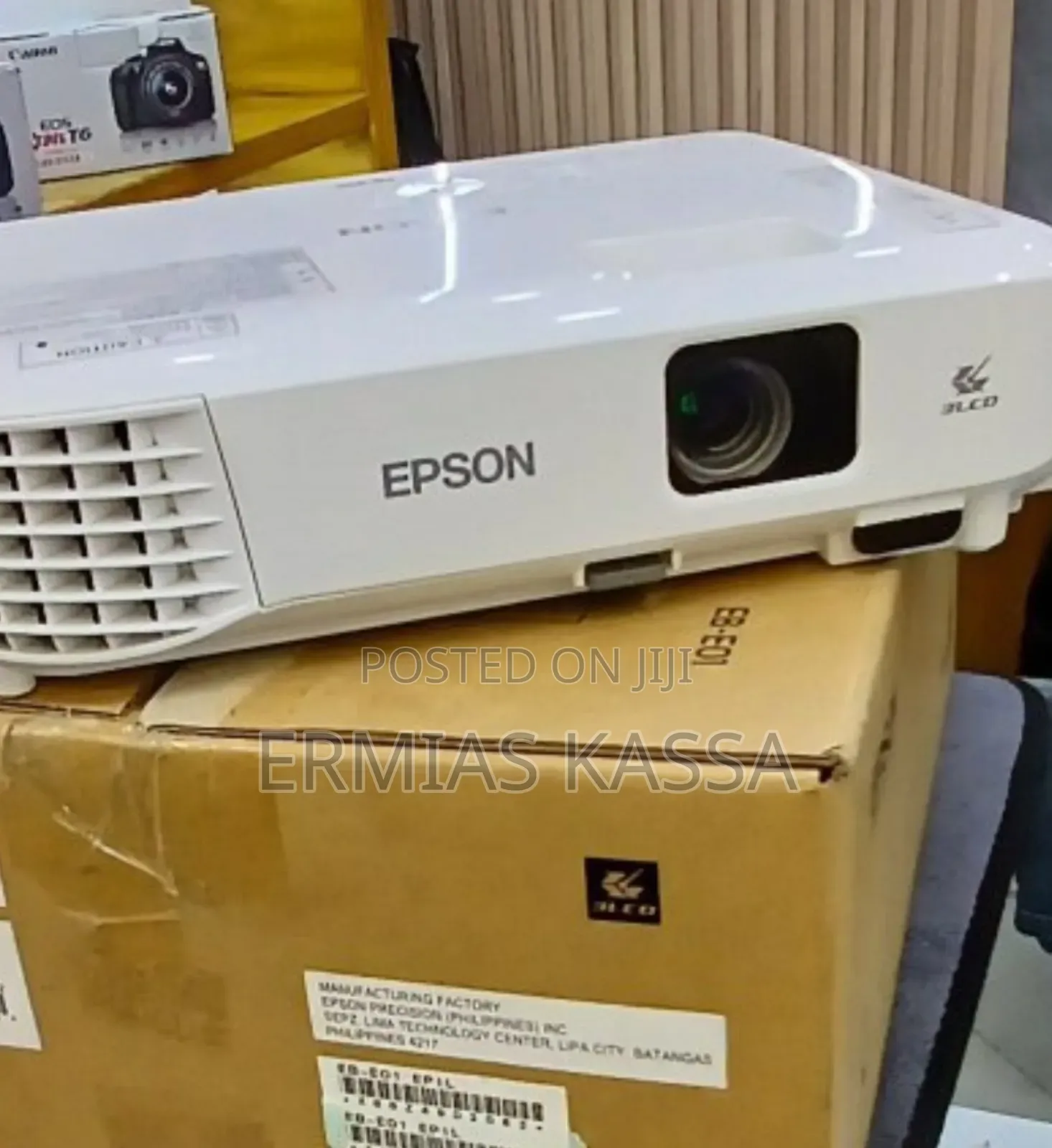 Epson Projector Brand New With Cartoon Model Name: Eb-E01