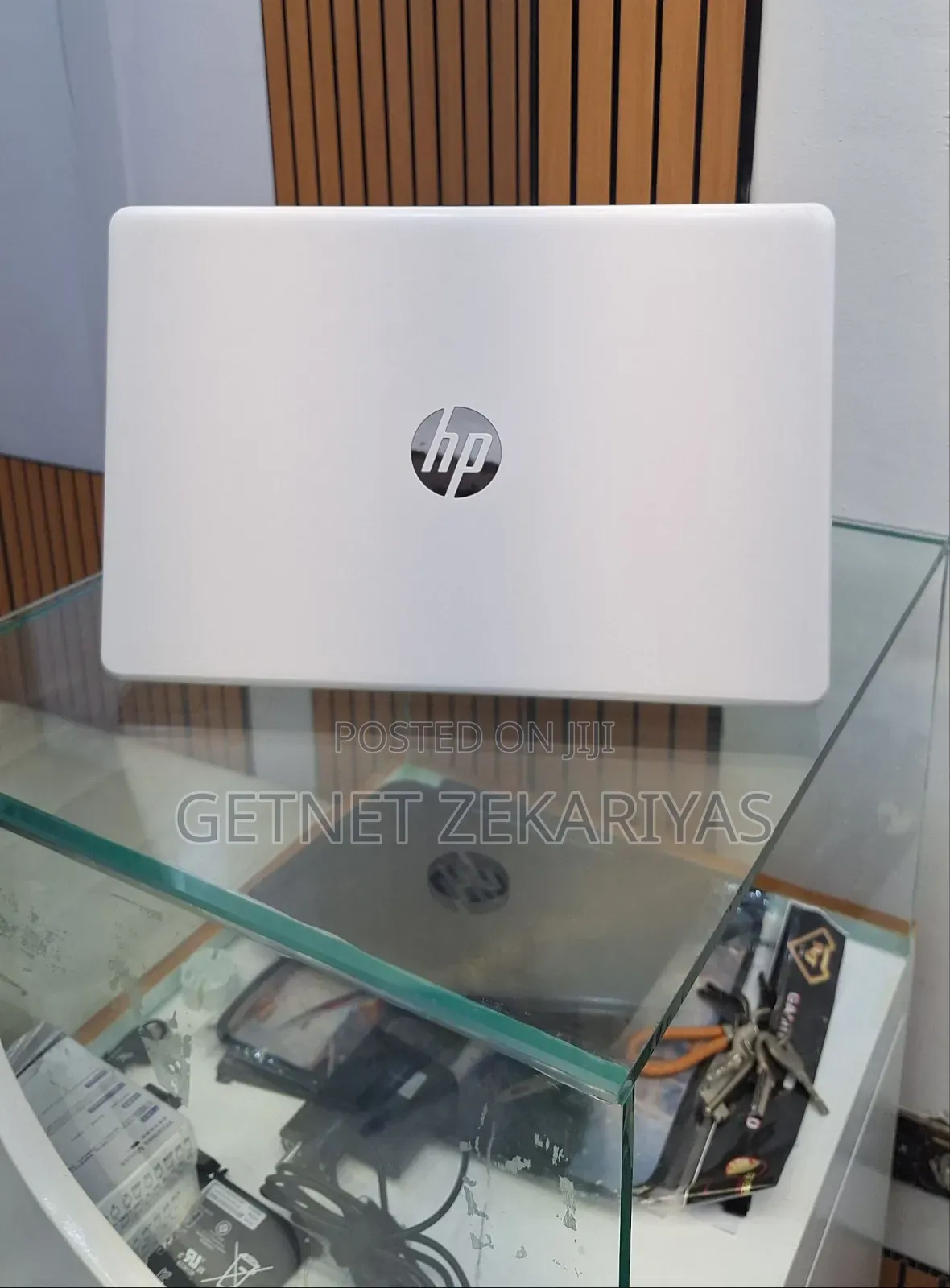 New Laptop HP 14-dq1088wm 4GB AMD SSD 72GB