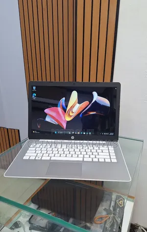 New Laptop HP 14-dq1088wm 4GB AMD SSD 72GB