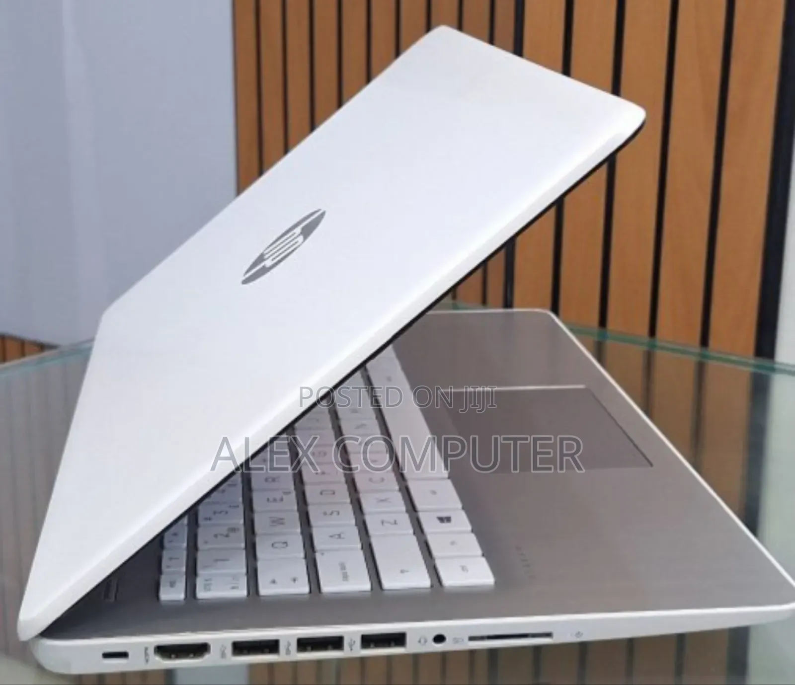 New Laptop HP Envy X360 4GB AMD A4 SSD 60GB