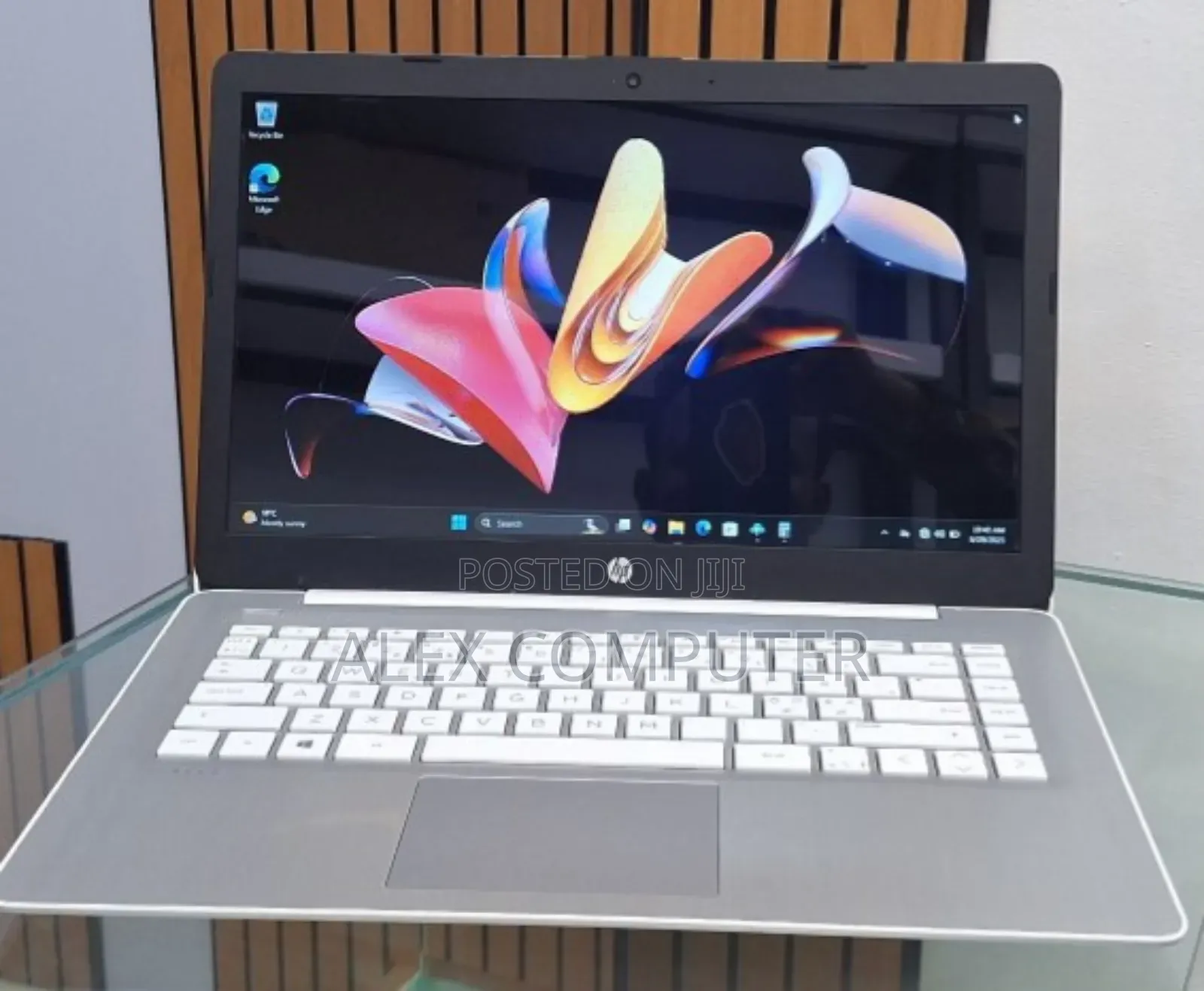 New Laptop HP Envy X360 4GB AMD A4 SSD 60GB