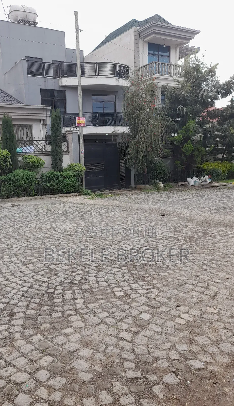 Furnished 7bdrm House in ጅ+2, Bole for sale