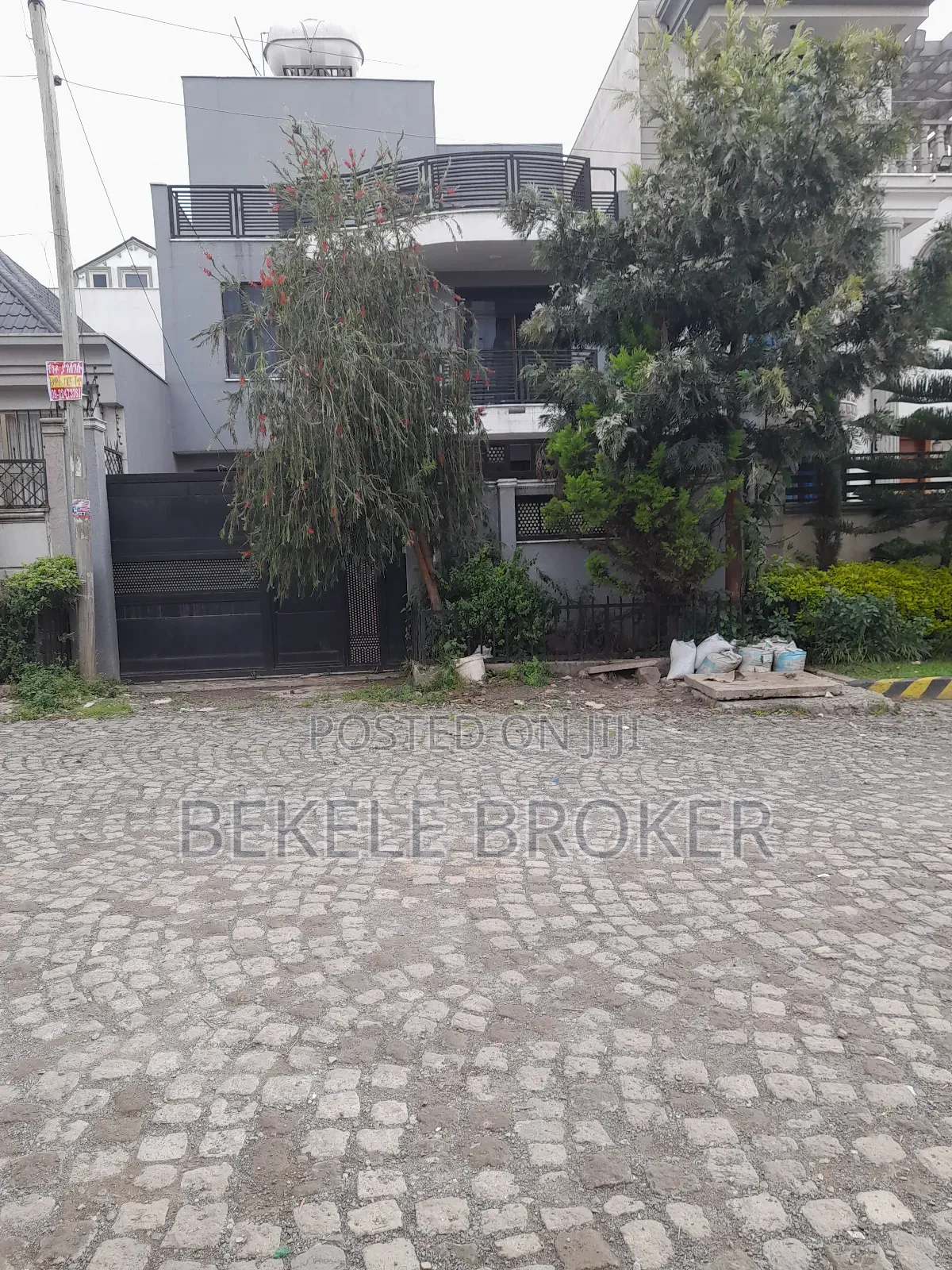 Furnished 7bdrm House in ጅ+2, Bole for sale