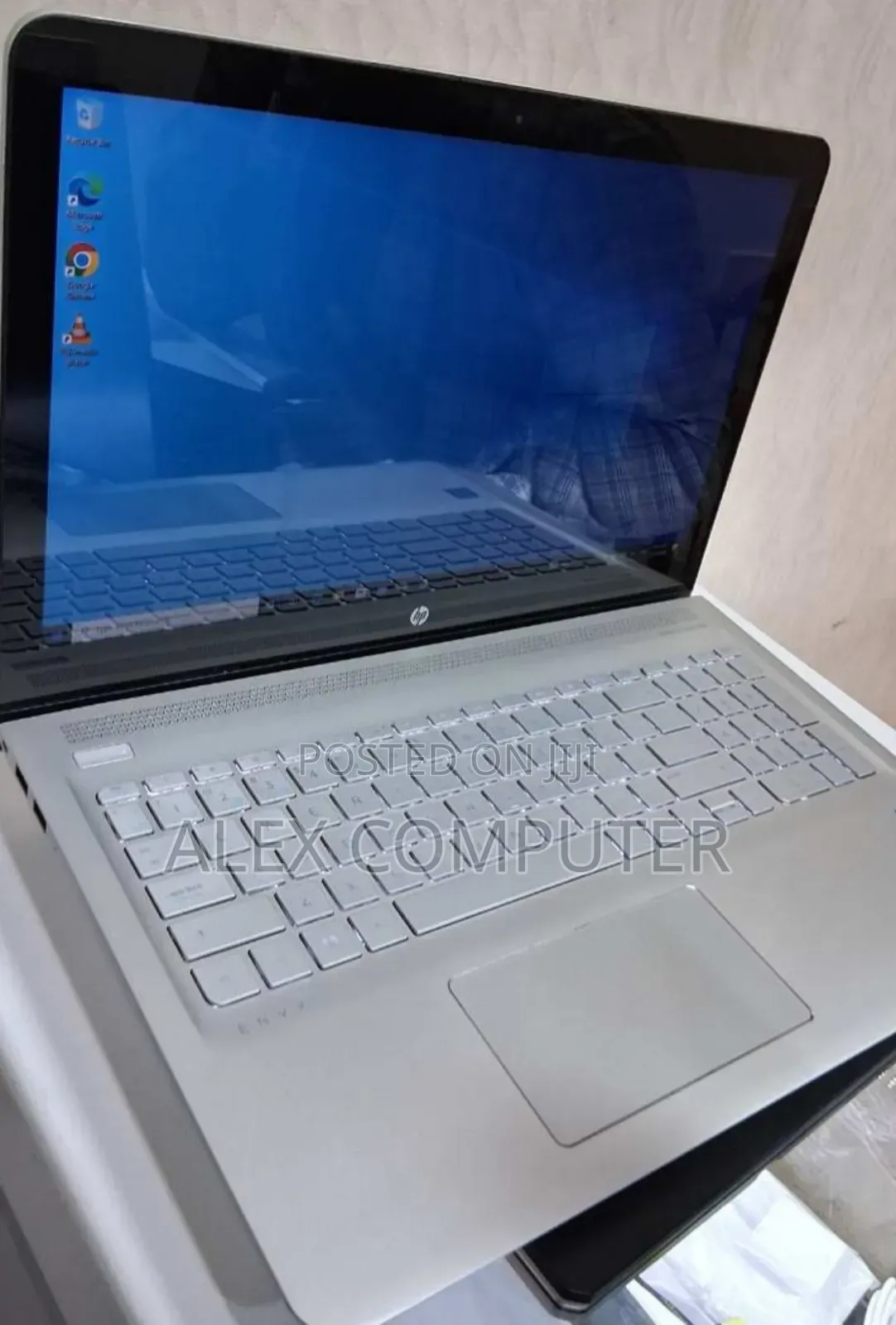 New Laptop HP Envy 15 8GB Intel Core I5 HDD 1T