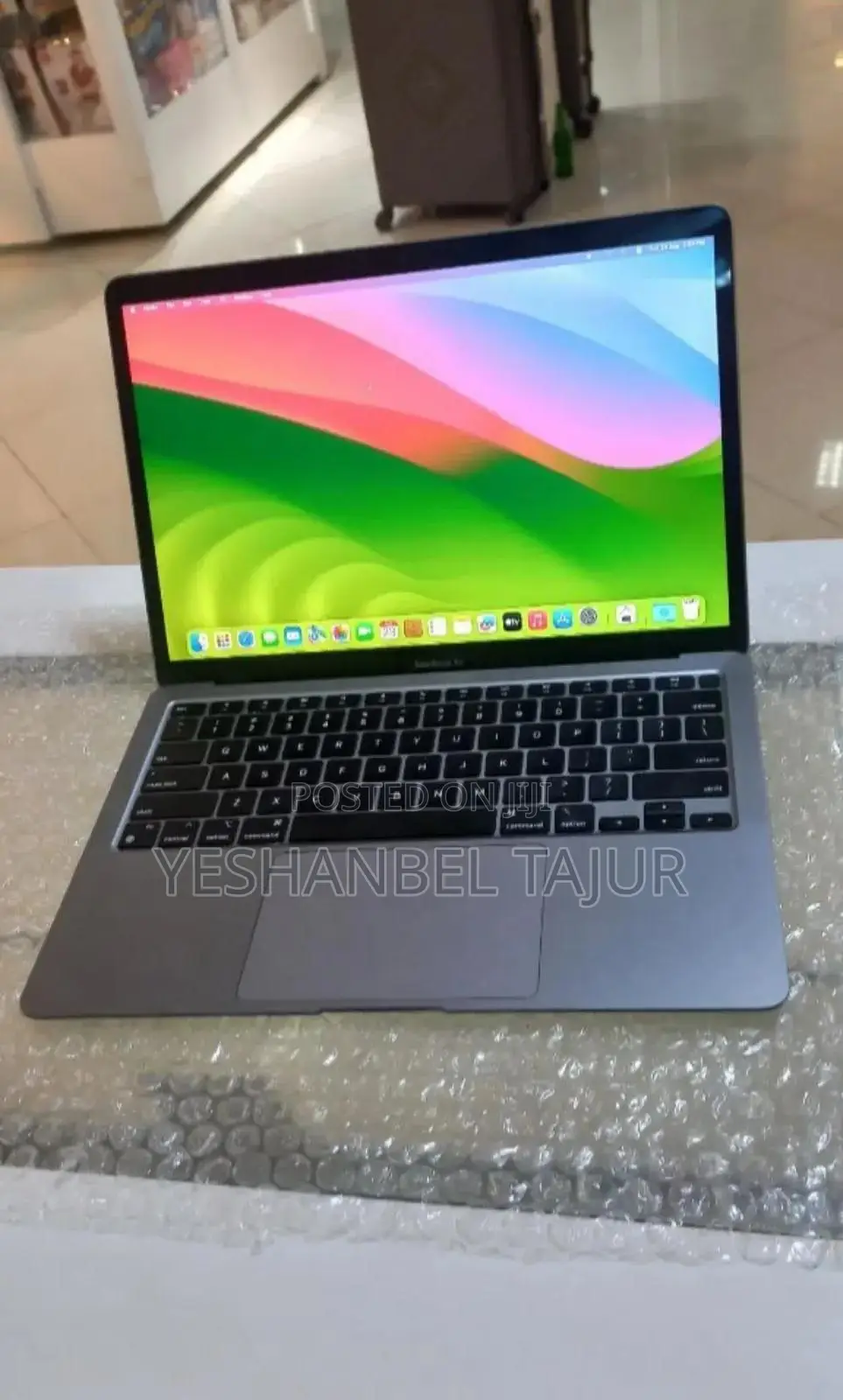 New Laptop Apple MacBook Air 2020 M1 8GB Apple M1 SSD 256GB