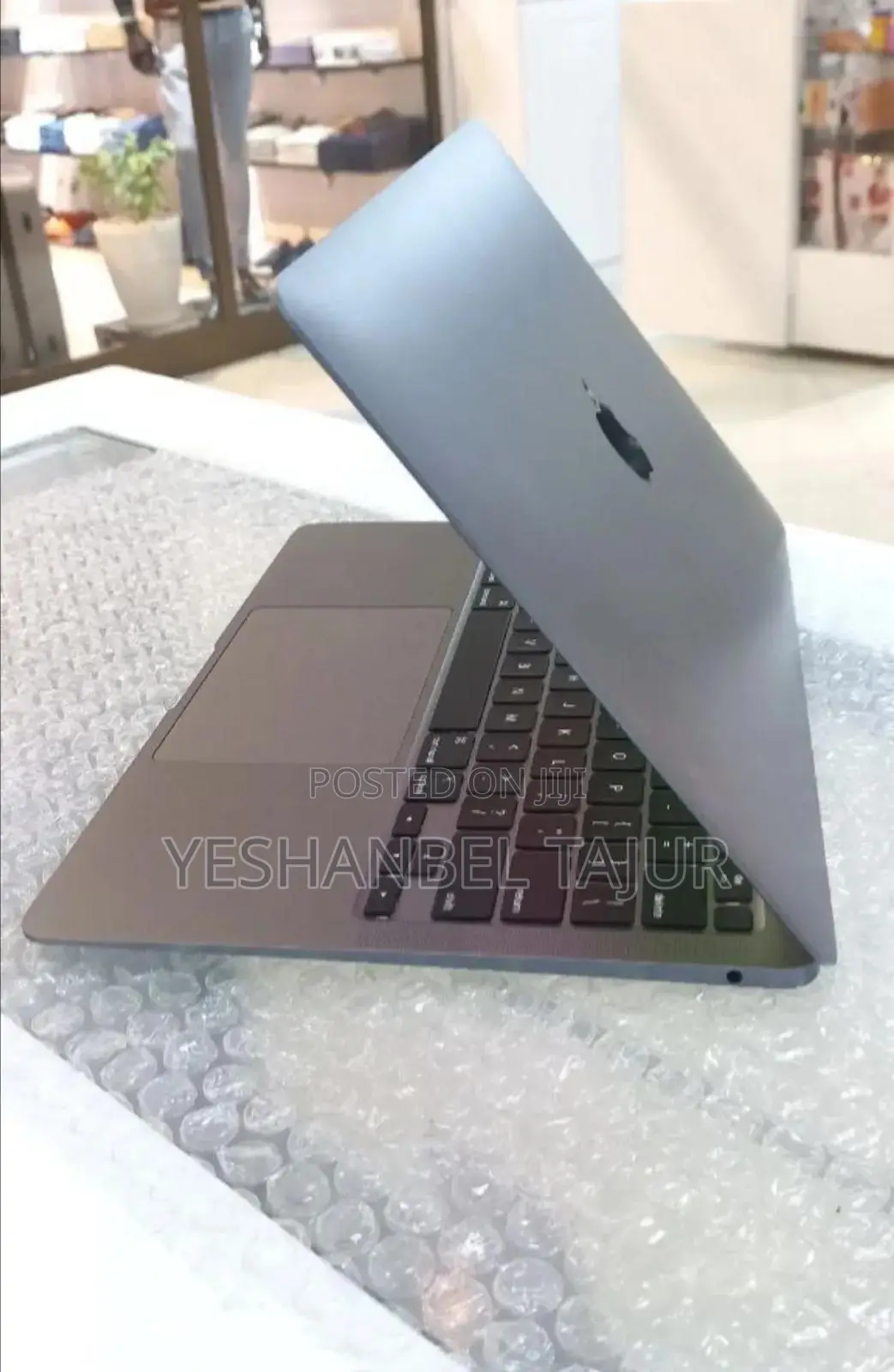 New Laptop Apple MacBook Air 2020 M1 8GB Apple M1 SSD 256GB