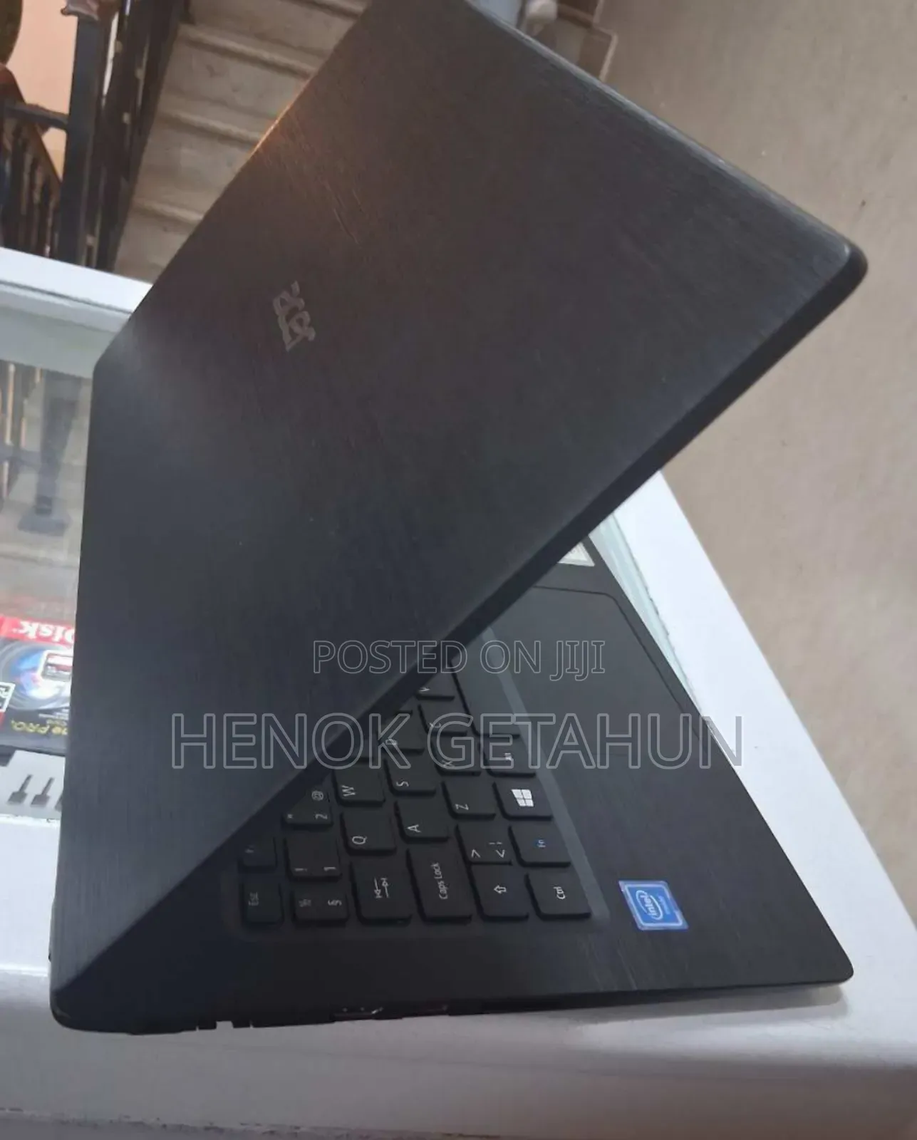 New Laptop Acer Aspire 5 8GB Intel Xeon SSD 128GB