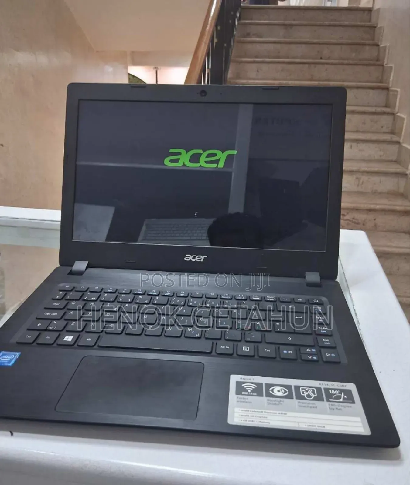 New Laptop Acer Aspire 5 8GB Intel Xeon SSD 128GB