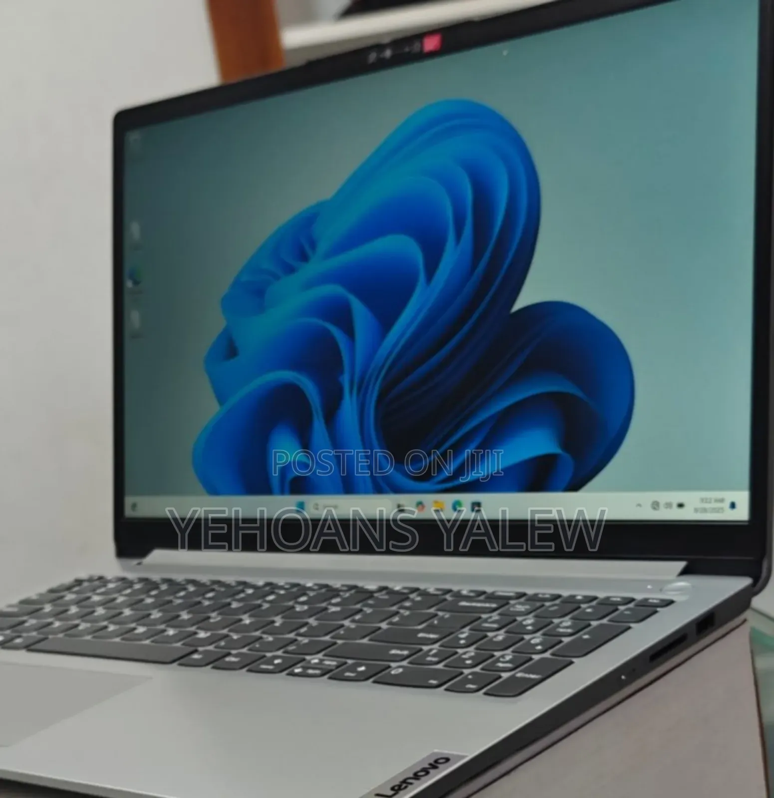 New Laptop Lenovo IdeaPad 5 Slim 13th Gen I7 16GB AMD Ryzen 5 SSD 512GB