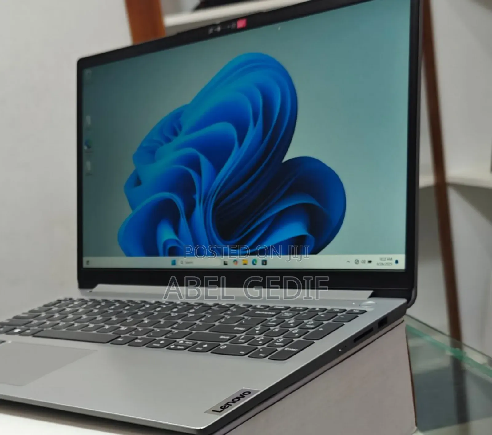 New Laptop Lenovo IdeaPad 1 8GB AMD Ryzen 5 SSD 512GB