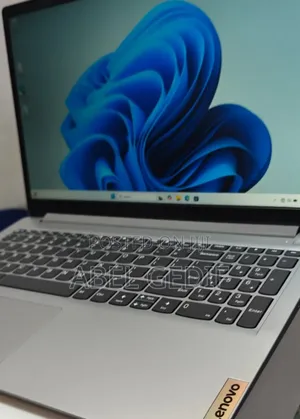 New Laptop Lenovo IdeaPad 1 8GB AMD Ryzen 5 SSD 512GB