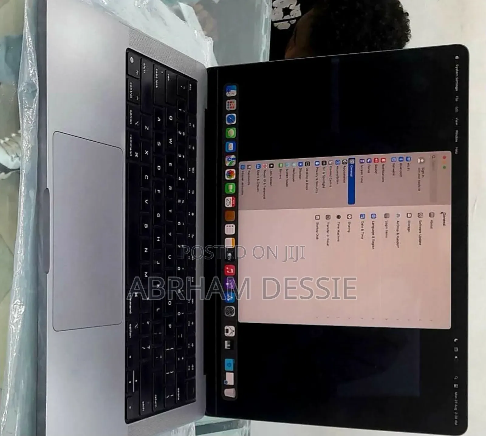 New Laptop Apple MacBook Pro M1 32GB Apple M1 Pro SSD 512GB