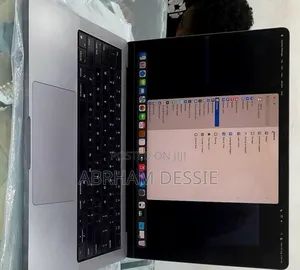 New Laptop Apple MacBook Pro M1 32GB Apple M1 Pro SSD 512GB