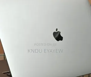 New Laptop Apple MacBook Pro 2017 16GB Intel Core I7 SSD 512GB