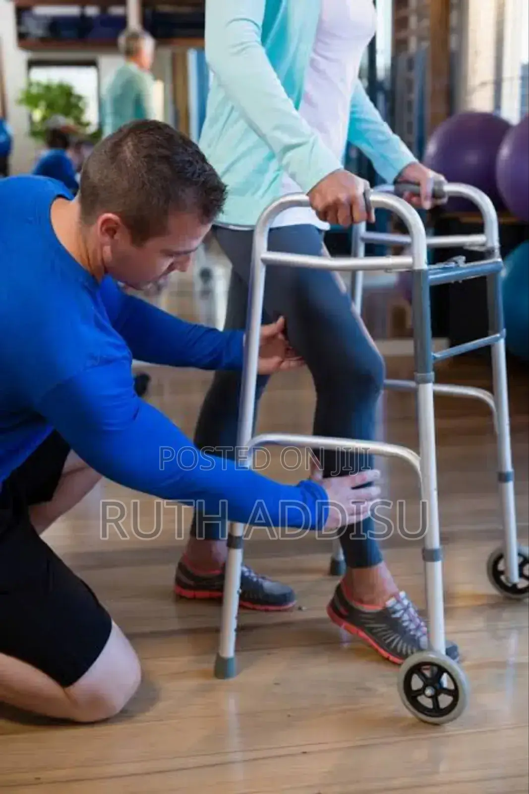 Foldable Walker尨近almunium Walker倫比walker Medical座位medical Walker
