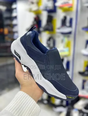 Photo - Archfit Good Year Skechers